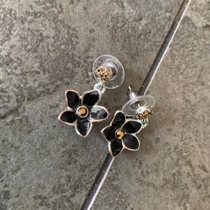 Charming Charlie Flower Earrings Black
